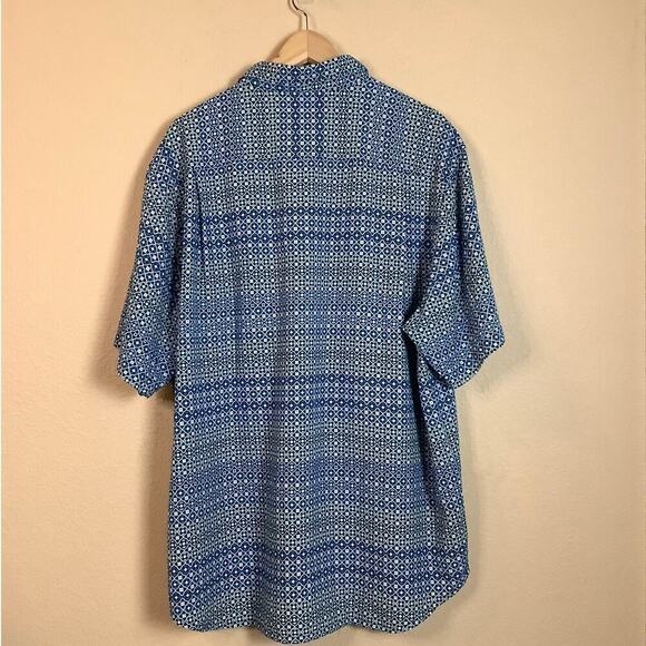 Tommy Bahamas Men's Blue Washable 100% Silk Geometric Button up Shirt Sz XL - Picture 2 of 5